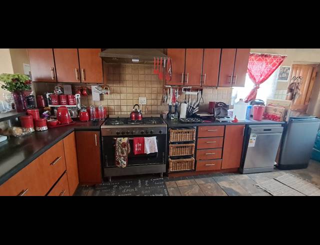 3 BEDROOM HOUSE FOR SALE IN SCHEEPERSHOOGTE